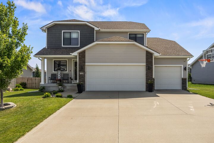 Property Photo:  720 NE Addison Drive  IA 50263 