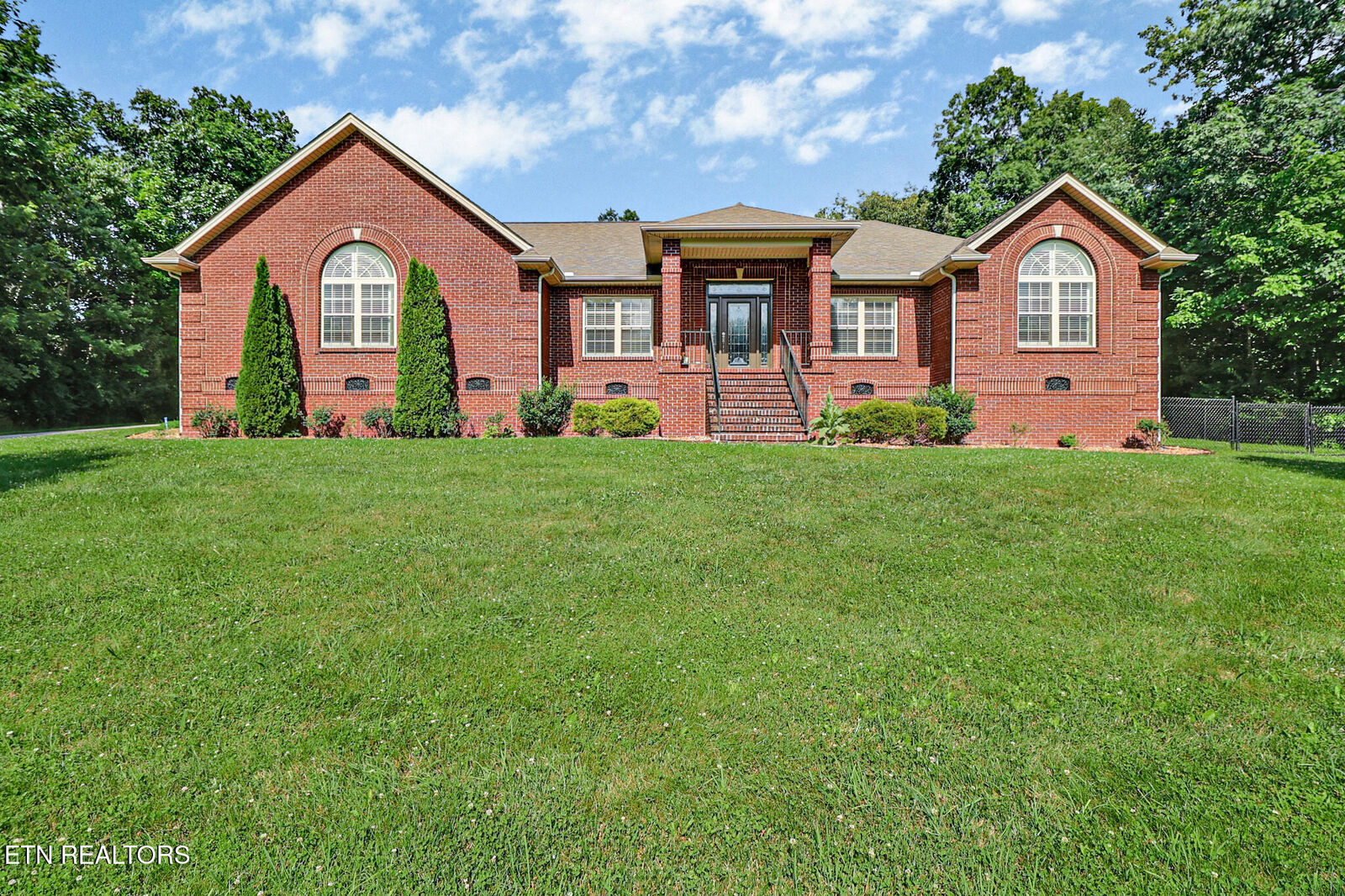 Property Photo: 1401 Holiday Drive TN 38555