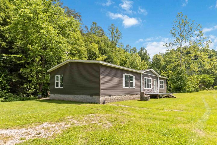 Property Photo: 5487 W Kentucky Hwy 30 KY 41339