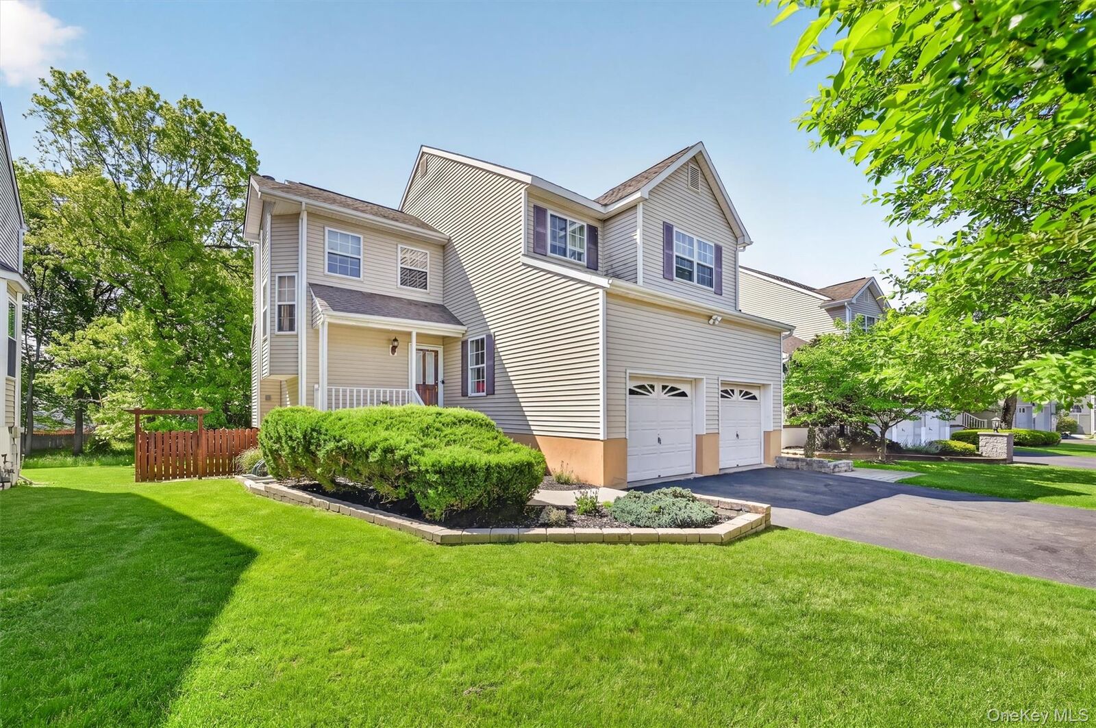 Property Photo:  20 Alexander Drive  NY 10992 