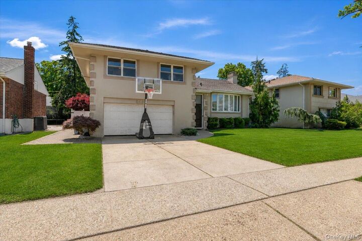 Property Photo:  648 Diane Place  NY 11581 