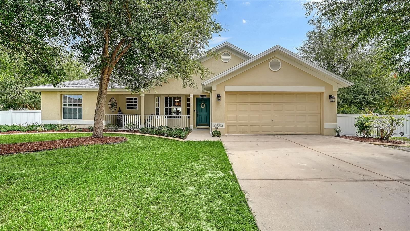 Property Photo:  25082 Wateau Court  FL 33983 
