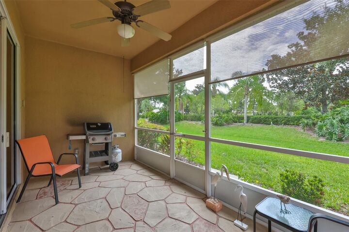 Property Photo:  2010 Sifield Greens Way  FL 33573 