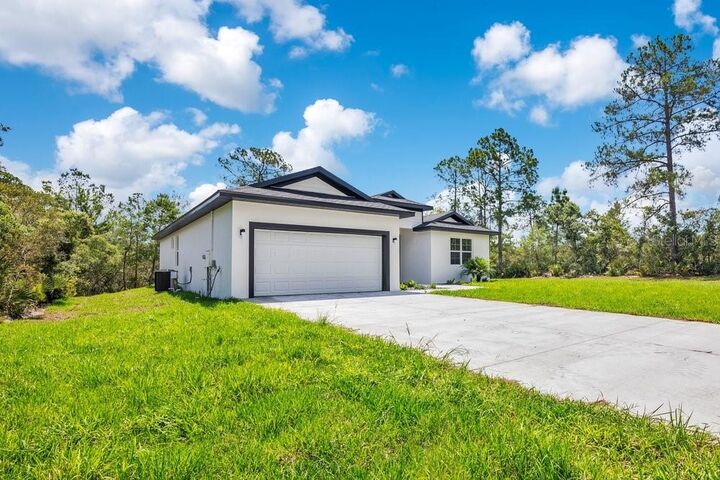Property Photo:  41824 Aspen Street  FL 32736 