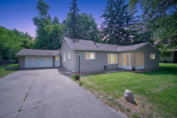 Property Photo: 539 Jacqueline Street MI 49202