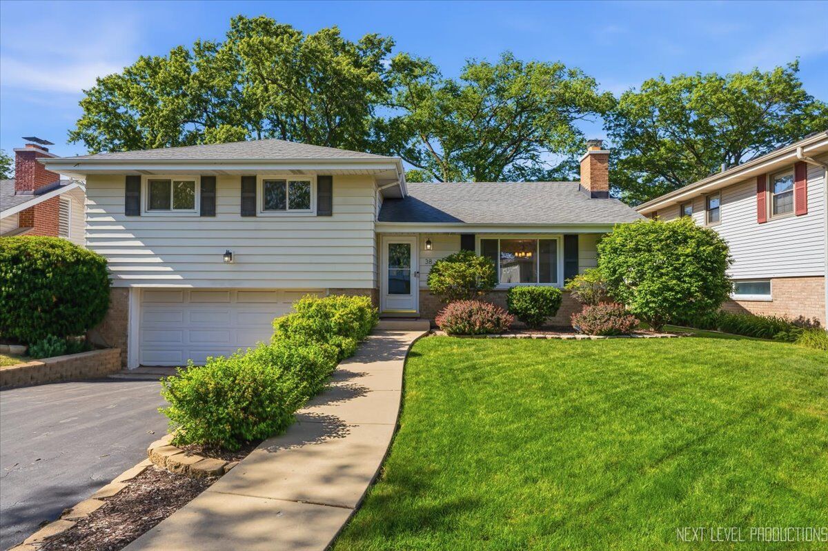 Property Photo:  