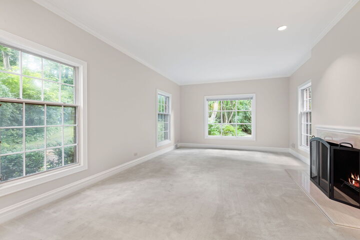 Property Photo: 427 N Sheridan Road IL 60045