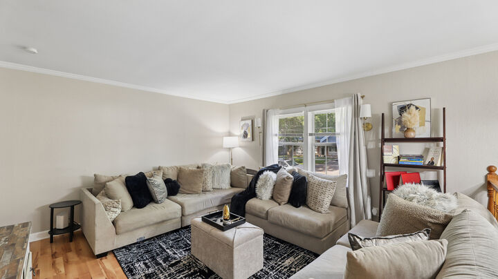 Property Photo:  818 Princeton Avenue  IL 60443 
