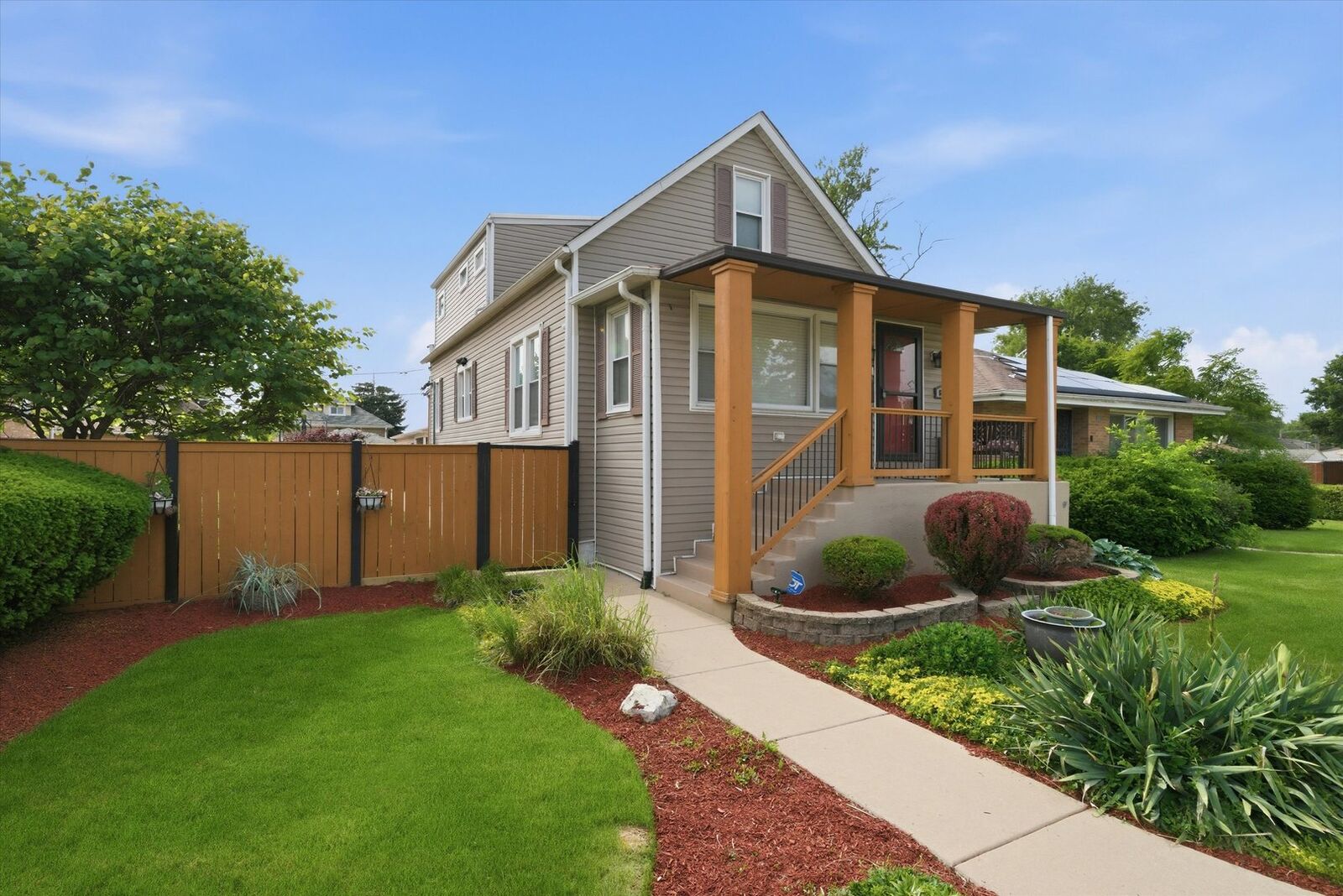 Property Photo:  