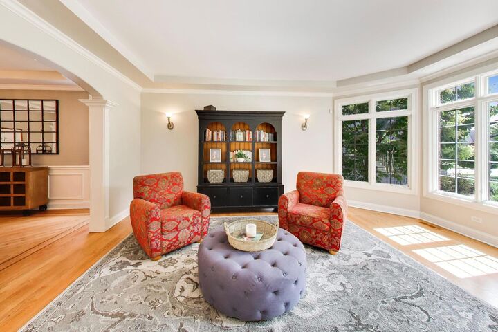 Property Photo:  909 S Cambridge Avenue  IL 60126 