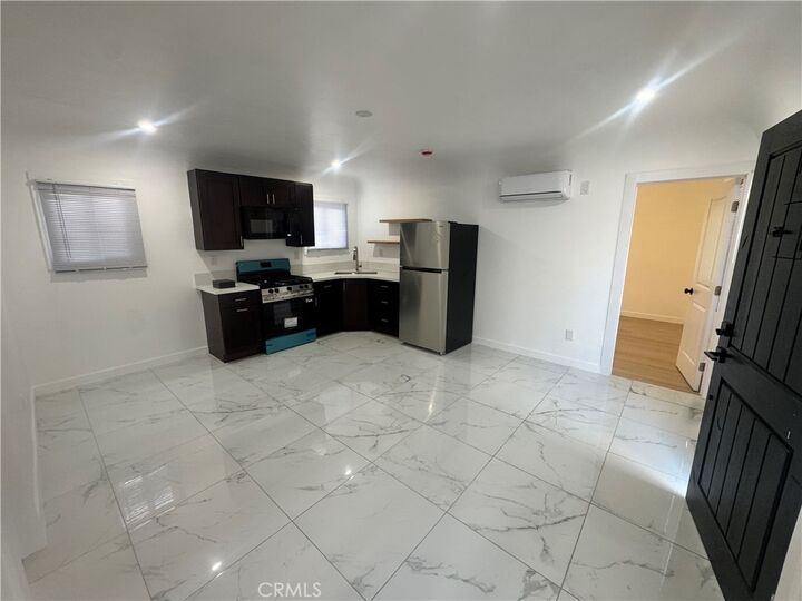 Property Photo:  1018 E 79th  CA 90001 