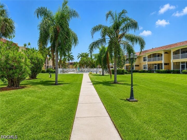 Property Photo:  12481 McGregor Boulevard 17  FL 33919 