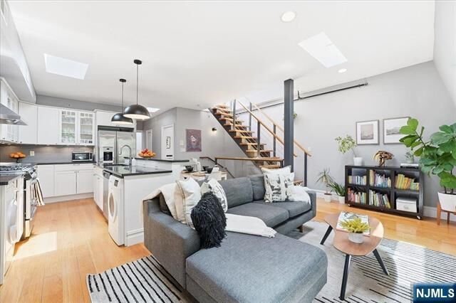 Property Photo:  247 2nd Street 3  NJ 07302 