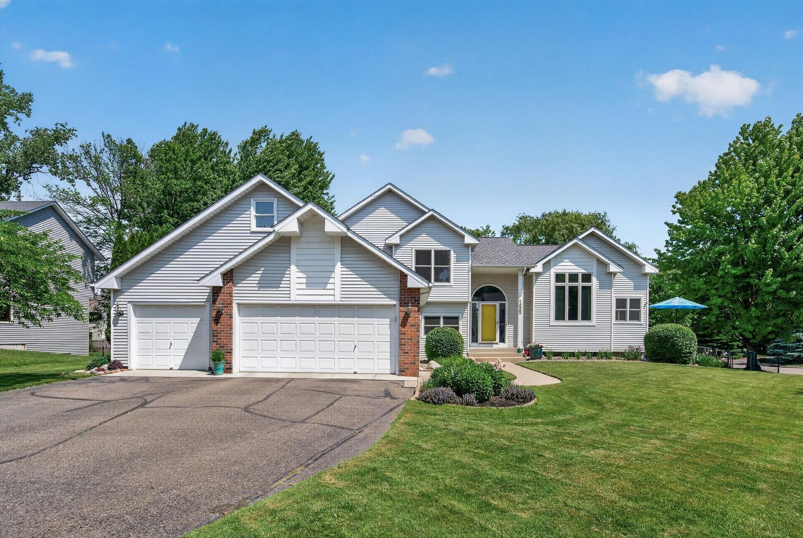 Property Photo: 1225 Earle Way MN 55306