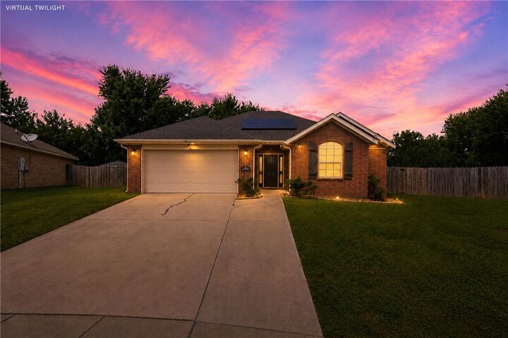 Property Photo: 2901 S E Street AR 72758