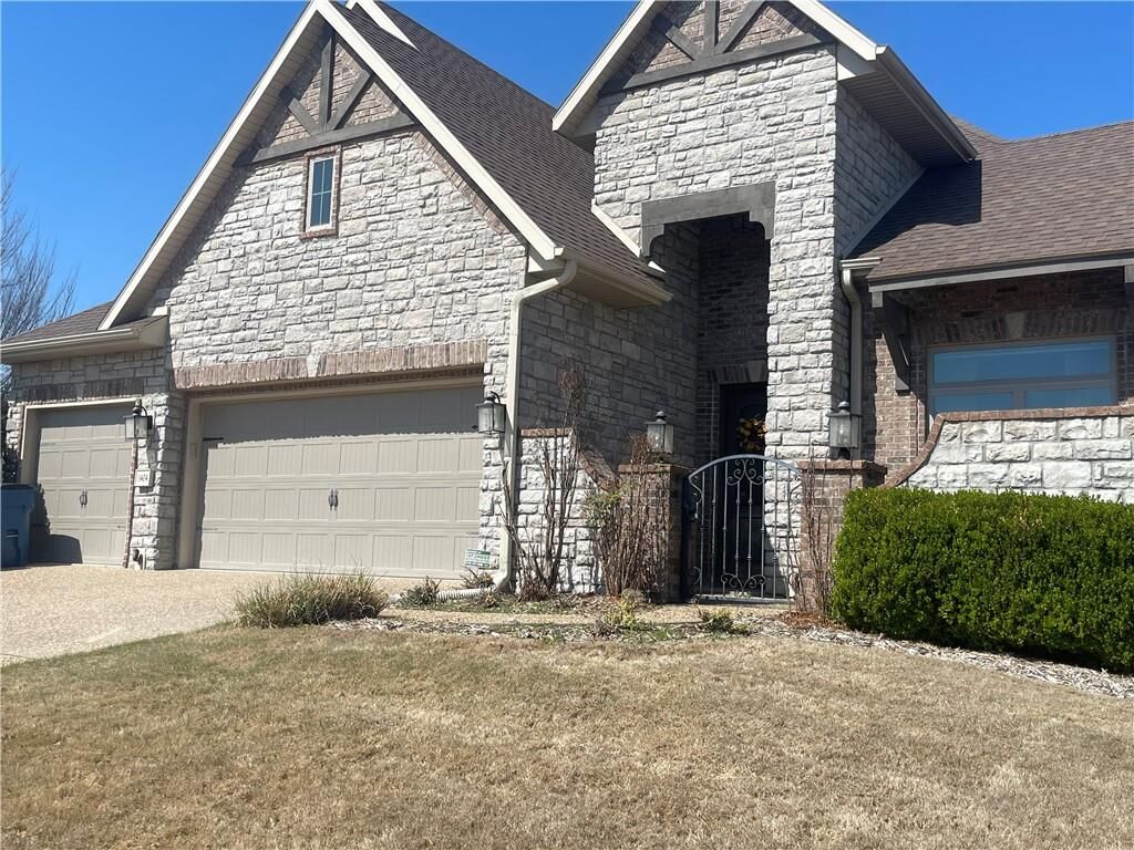 Property Photo:  1404 Madison Avenue  AR 72713 