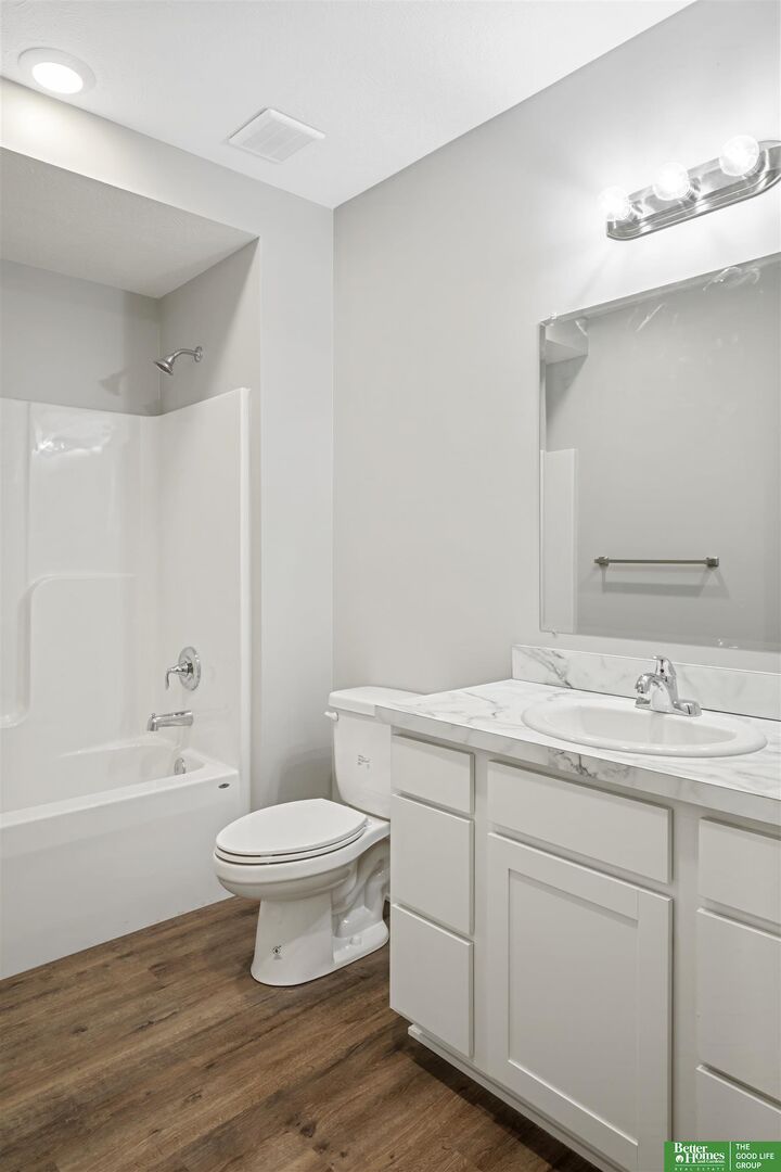 Property Photo: 5625 N 29 Street NE 68111