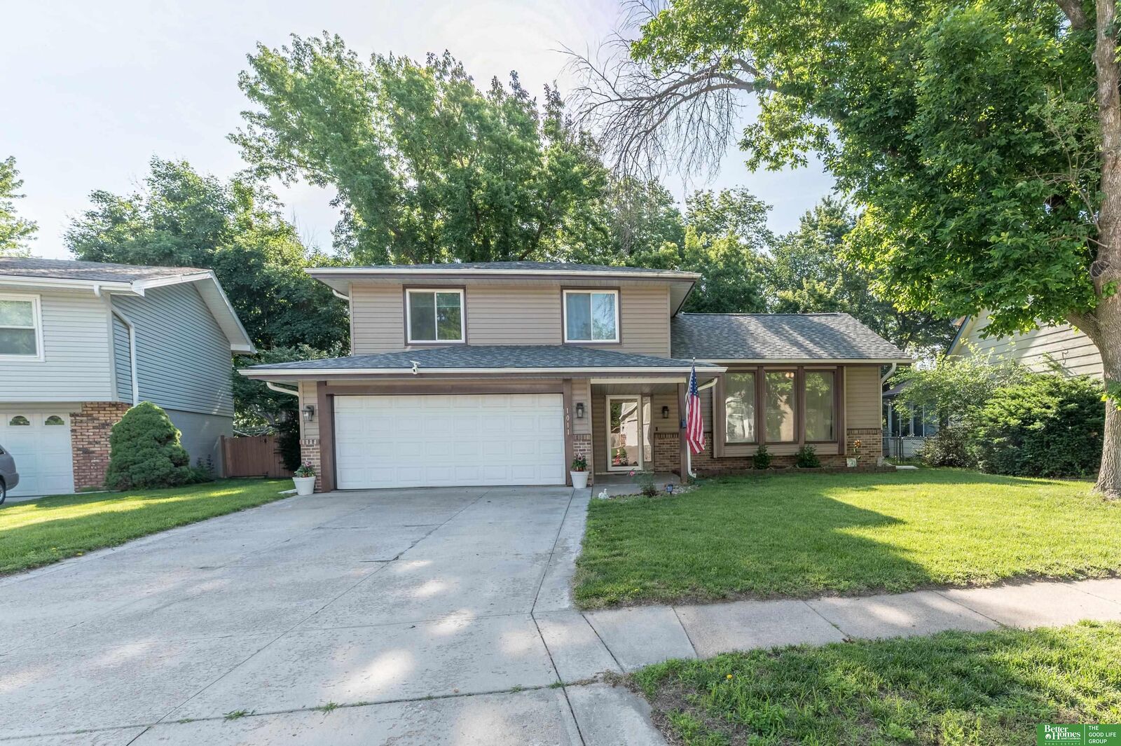 Property Photo: 1011 Bluff Street NE 68005