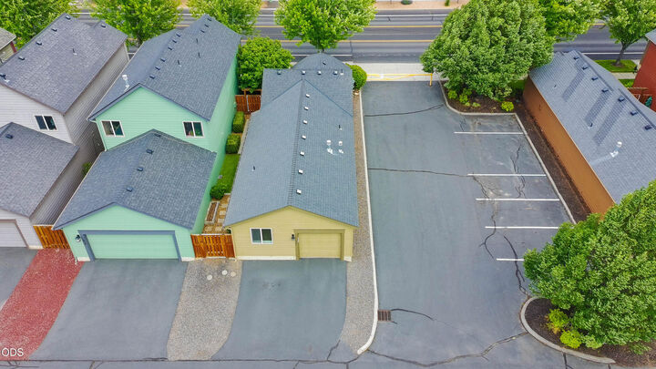Property Photo:  417 NW 27th Street  OR 97756 