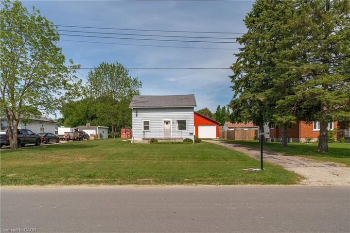 Property Photo:  39 Stanley Avenue  ON N2K 1C4 