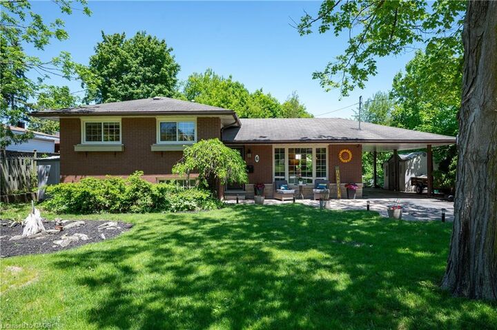 Property Photo:  6 Gerrard Avenue  ON N3C 2R6 
