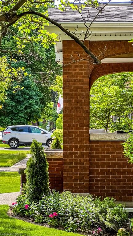 Property Photo:  125 Delaware Avenue  ON L8M 1V2 