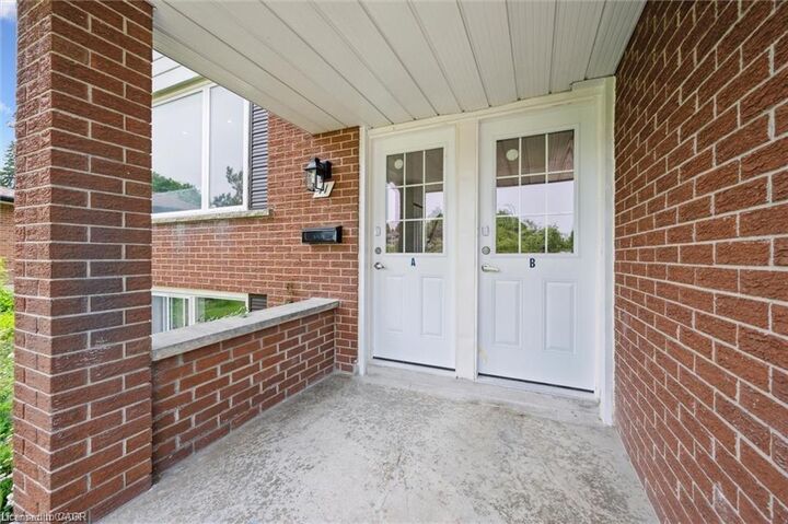 Property Photo:  11 Van Horne Place  ON N2P 1J8 