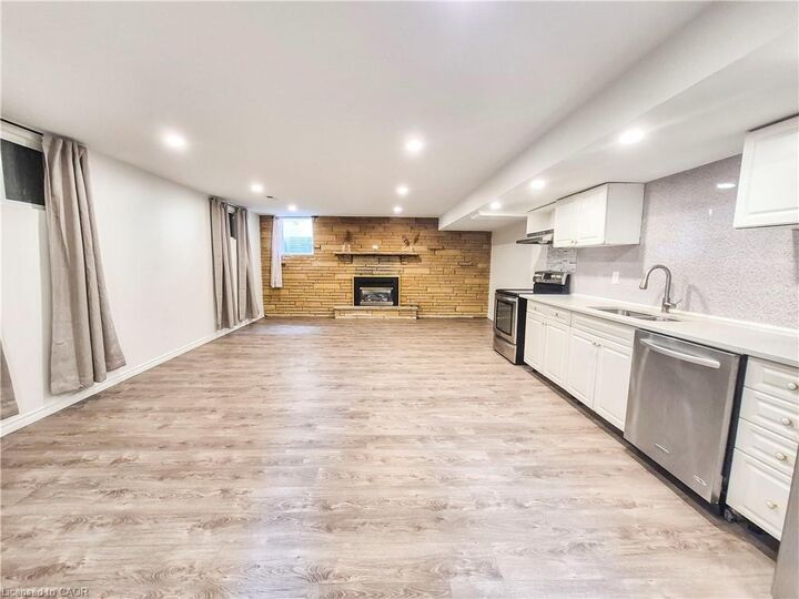 Property Photo: 11 Duncairn Avenue ON N2M 4S5