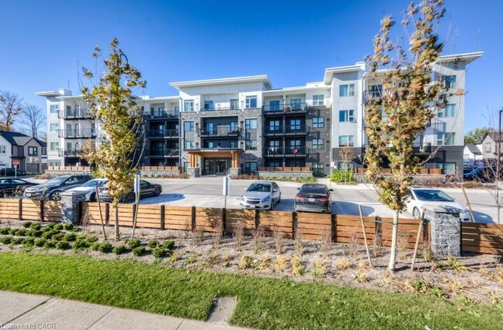 Photo de la propriété:  110 Fergus Avenue 432  ON N2A 2H2 