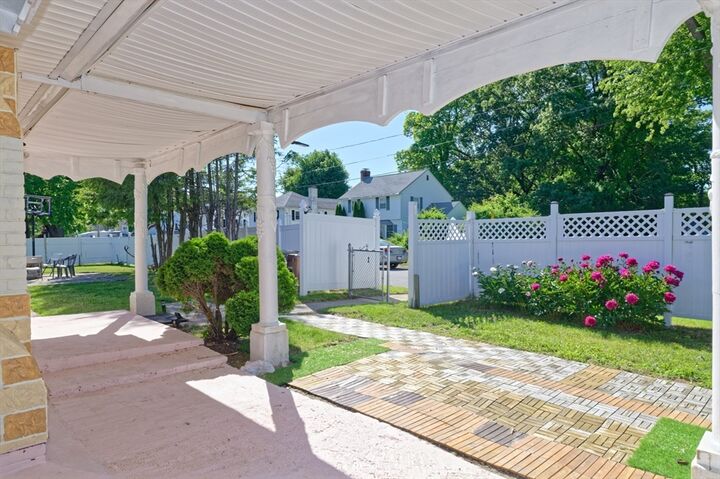 Property Photo:  1 Rockland Road Ct  MA 01501 