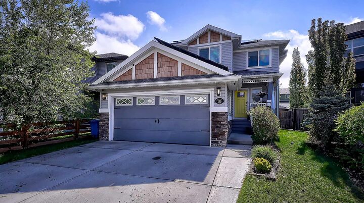 Property Photo:  116 Kingsland Court SE  AB T4A 0E5 