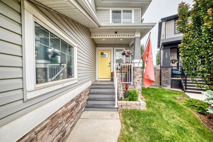 Property Photo: 116 Kingsland Court SE AB T4A 0E5