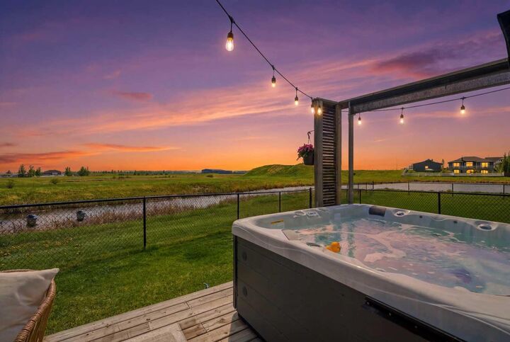 Property Photo:  1021 Shantz Place  AB T0M 0S0 