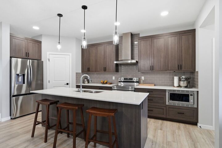 Property Photo:  623 Savanna Crescent NE  AB T3J 5P2 
