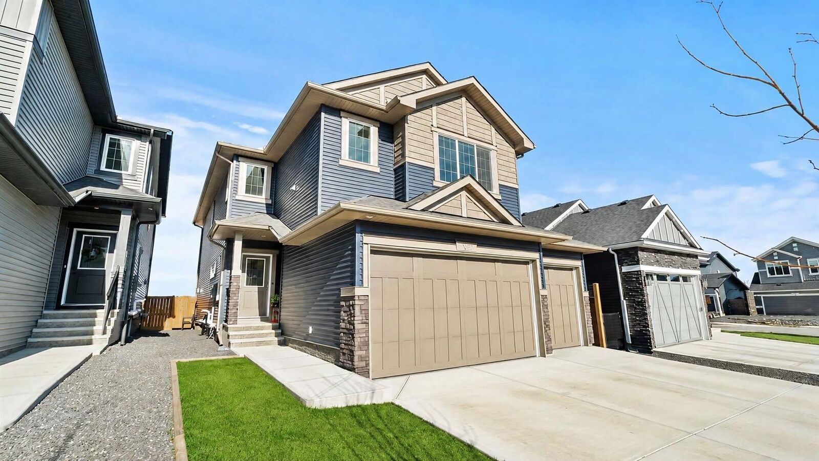 Property Photo:  152 Threepoint Cove  AB T1S 5S4 