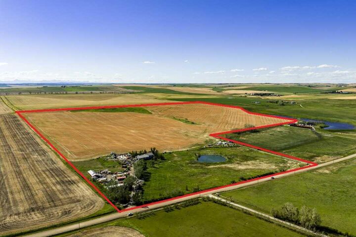Photo de la propriété:  262131 Range Road 14  AB T4B 3L5 