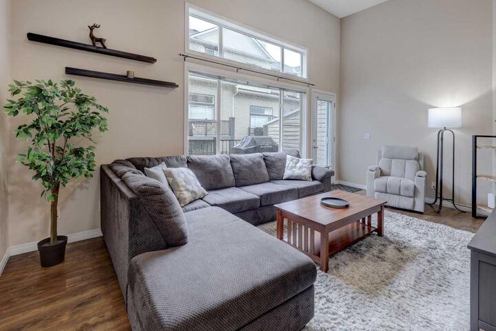 Property Photo:  158 Everhollow Heights SW  AB T2Y 5B3 