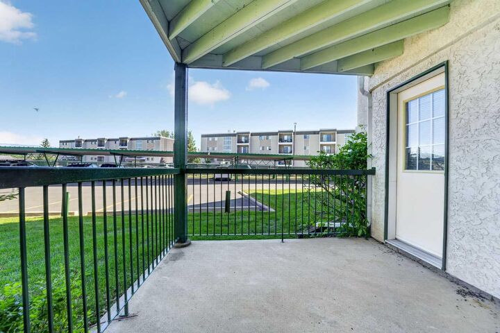Property Photo:  620 Columbia Boulevard W 114  AB T1K 7A8 