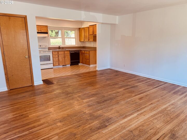 Property Photo: 4213 SE Rio Vista St OR 97222