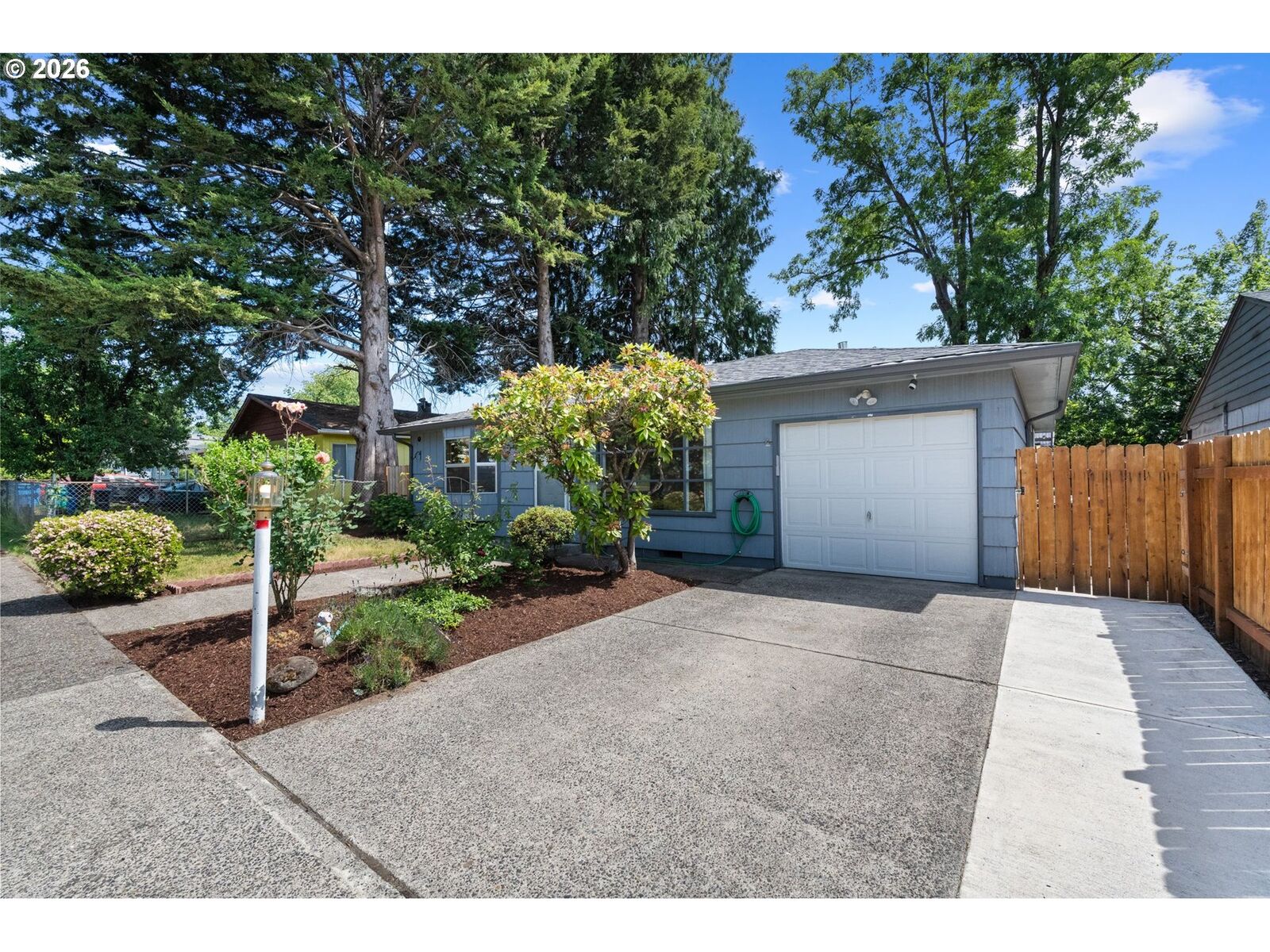 Property Photo:  3215 E 30th St  WA 98661 