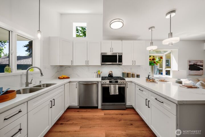 Property Photo: 11720 Evanston Avenue N WA 98133