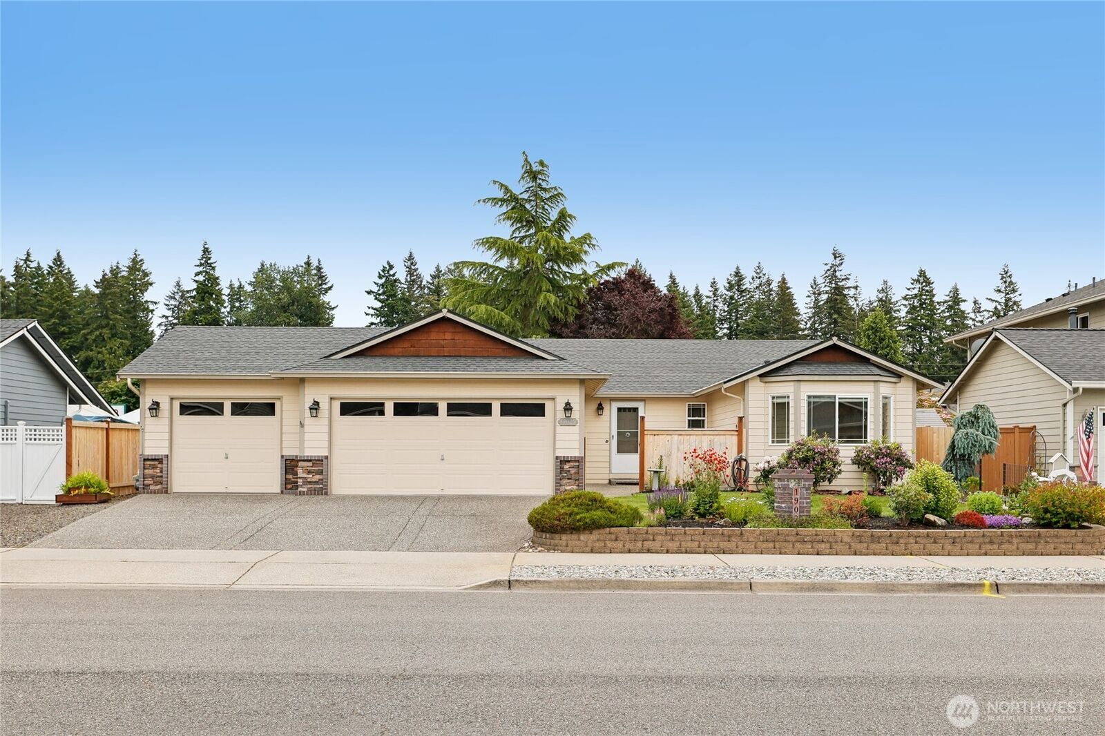 Property Photo:  19029  45th Drive NE  WA 98223 