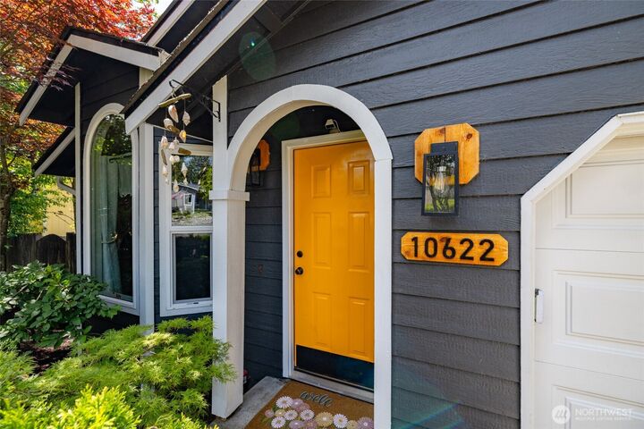 Property Photo: 10622 25th Place NE WA 98258