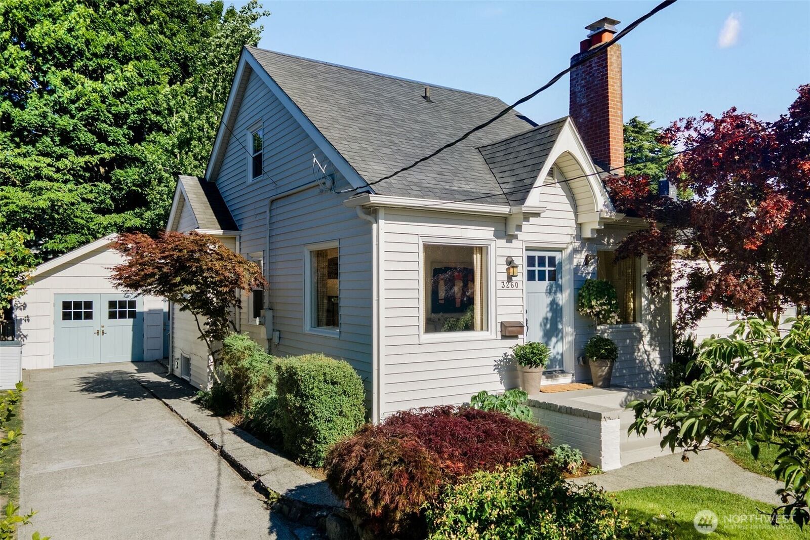Property Photo:  3260  42nd Avenue SW  WA 98116 