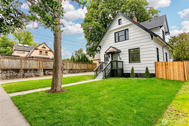 Property Photo:  1509 N 6th Street  WA 98403 