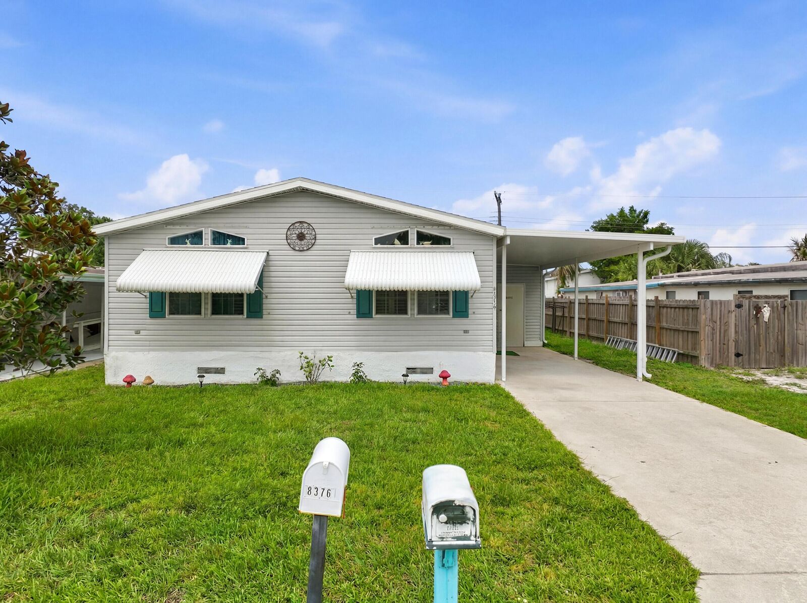 Property Photo:  8355 SE Wren Avenue  FL 33455 