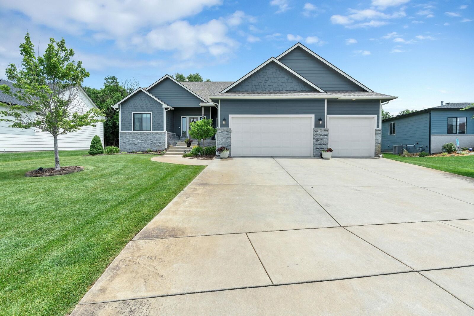 Property Photo:  4502 N Ridge Port  KS 67205 