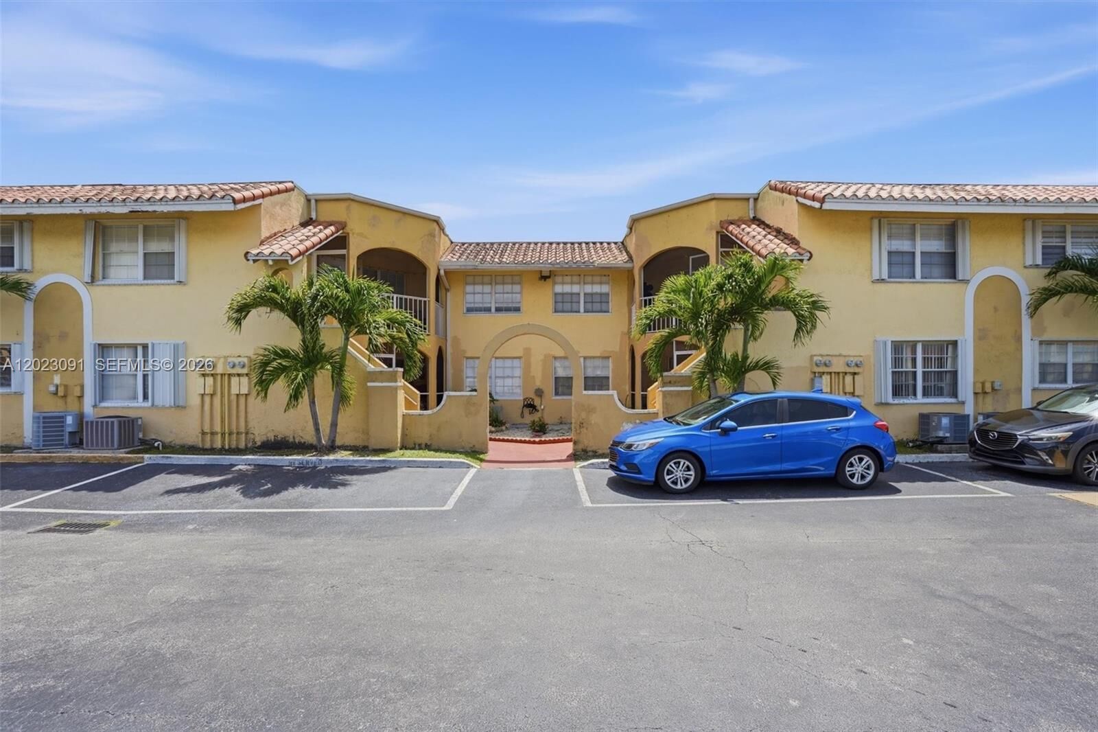 Property Photo:  15635 SW 74th Cir Dr 11  FL 33193 