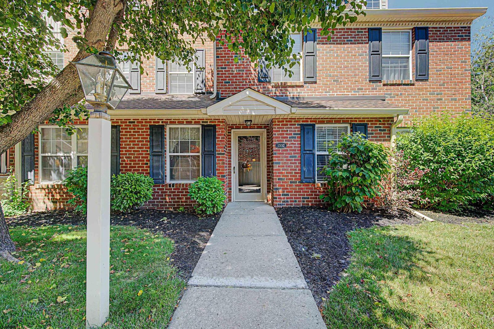 Property Photo:  1552 Benjamin Franklin Ct 552  NJ 08330 