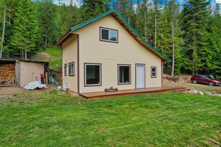 Property Photo:  4801 Old Highway 2 Loop  ID 83845 